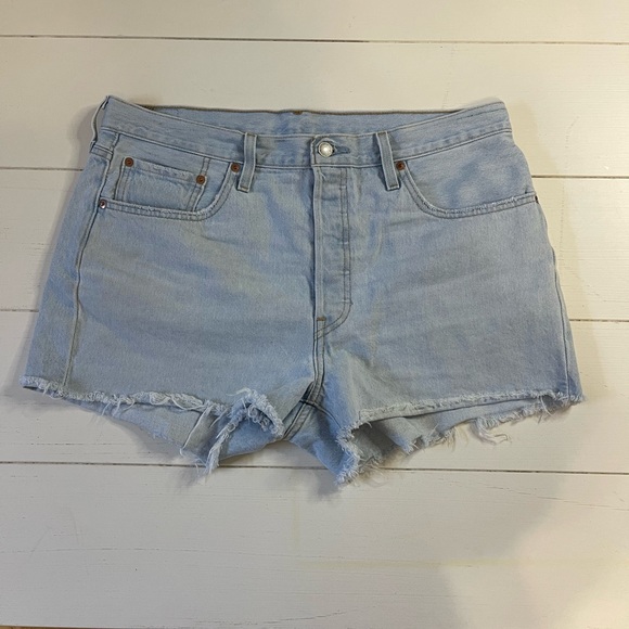 Levis 501 Shorts - Picture 1 of 4